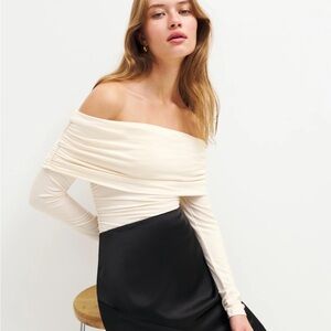 New with tags Reformation Florentina Knit Top small off shoulder long sleeve